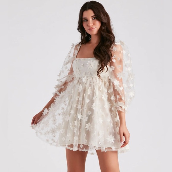 Windsor Ivory Floral Dress with Sheer Sleeves size L NWT - Picture 1 of 12
